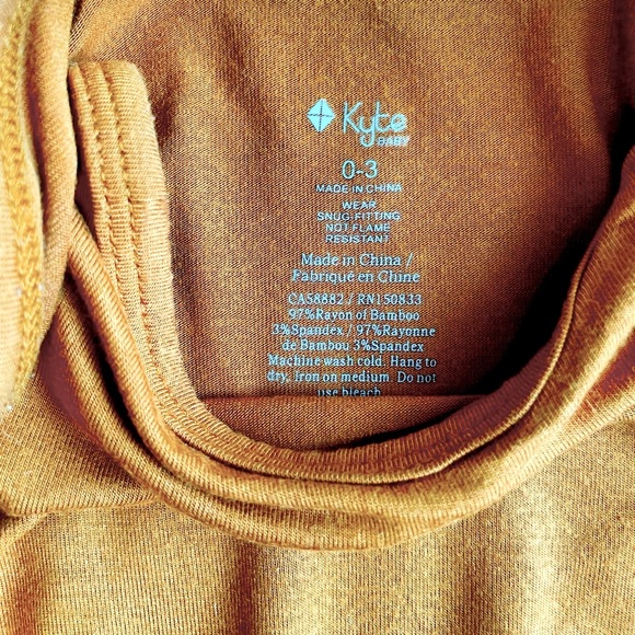 Kyte Baby onesies, set of 4 plus one hat (0-3 month) - Picture 7 of 10